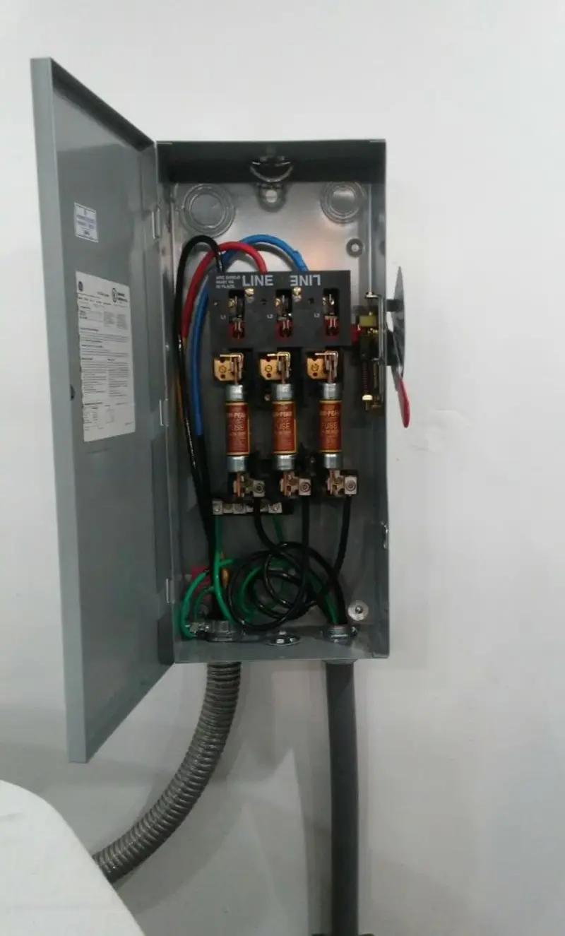 Three-phase disconnect switch installed for Smoke Detector Installation in Batesville